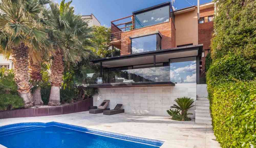 Уютный современный дом с потрясающими видами