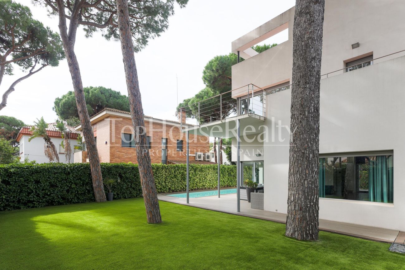 Экстерьер, созданный для средиземноморского lifestyle