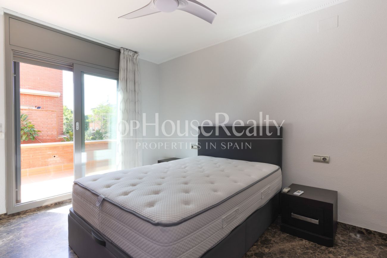 Вилла в Gavà Mar — вторая линия от моря, сад, бассейн и полная приватность