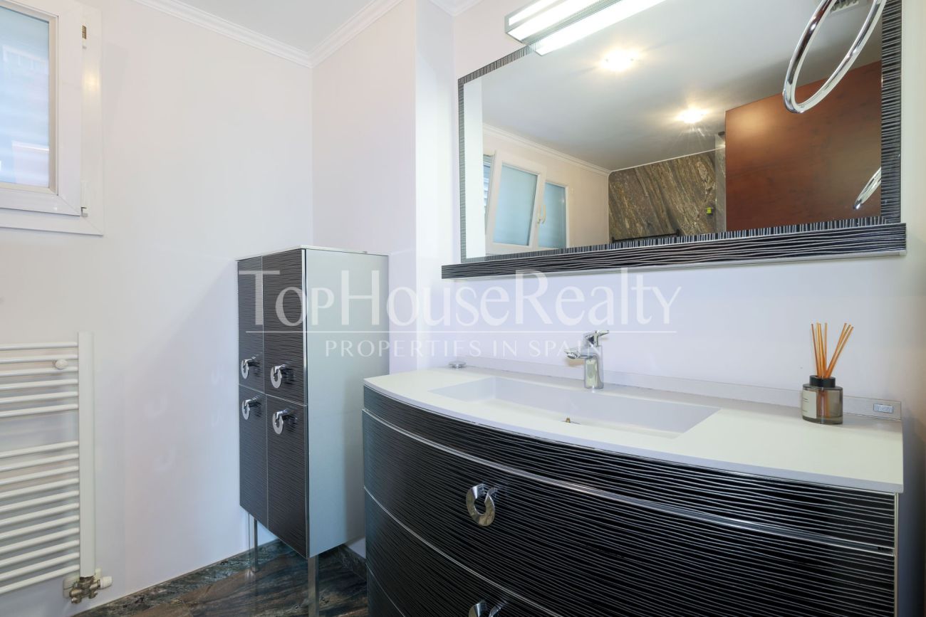 Вилла в Gavà Mar — вторая линия от моря, сад, бассейн и полная приватность