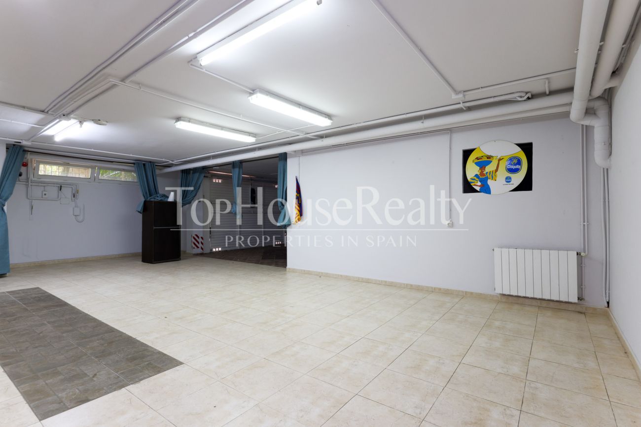 Вилла в Gavà Mar — вторая линия от моря, сад, бассейн и полная приватность