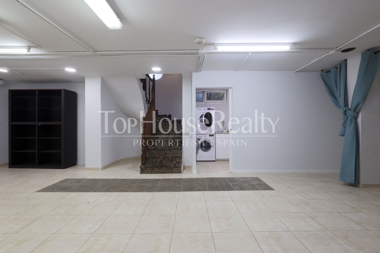 Вилла в Gavà Mar — вторая линия от моря, сад, бассейн и полная приватность