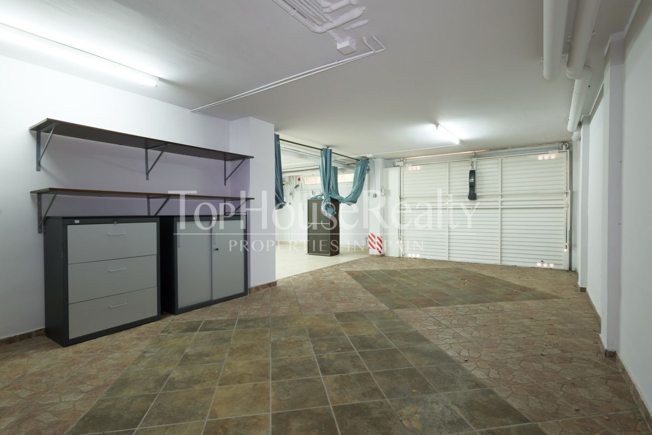 Вилла в Gavà Mar — вторая линия от моря, сад, бассейн и полная приватность