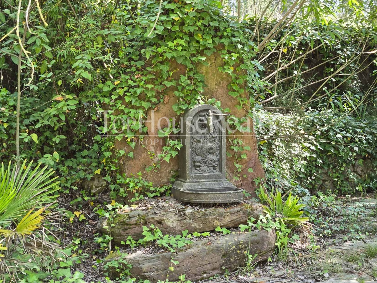 Вилла в Begues — уникальная усадьба с участком 6.000 м² и инвестиционным потенциалом