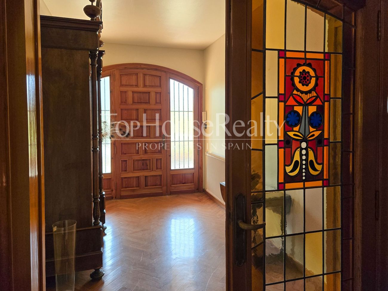 Вилла в Begues — уникальная усадьба с участком 6.000 м² и инвестиционным потенциалом