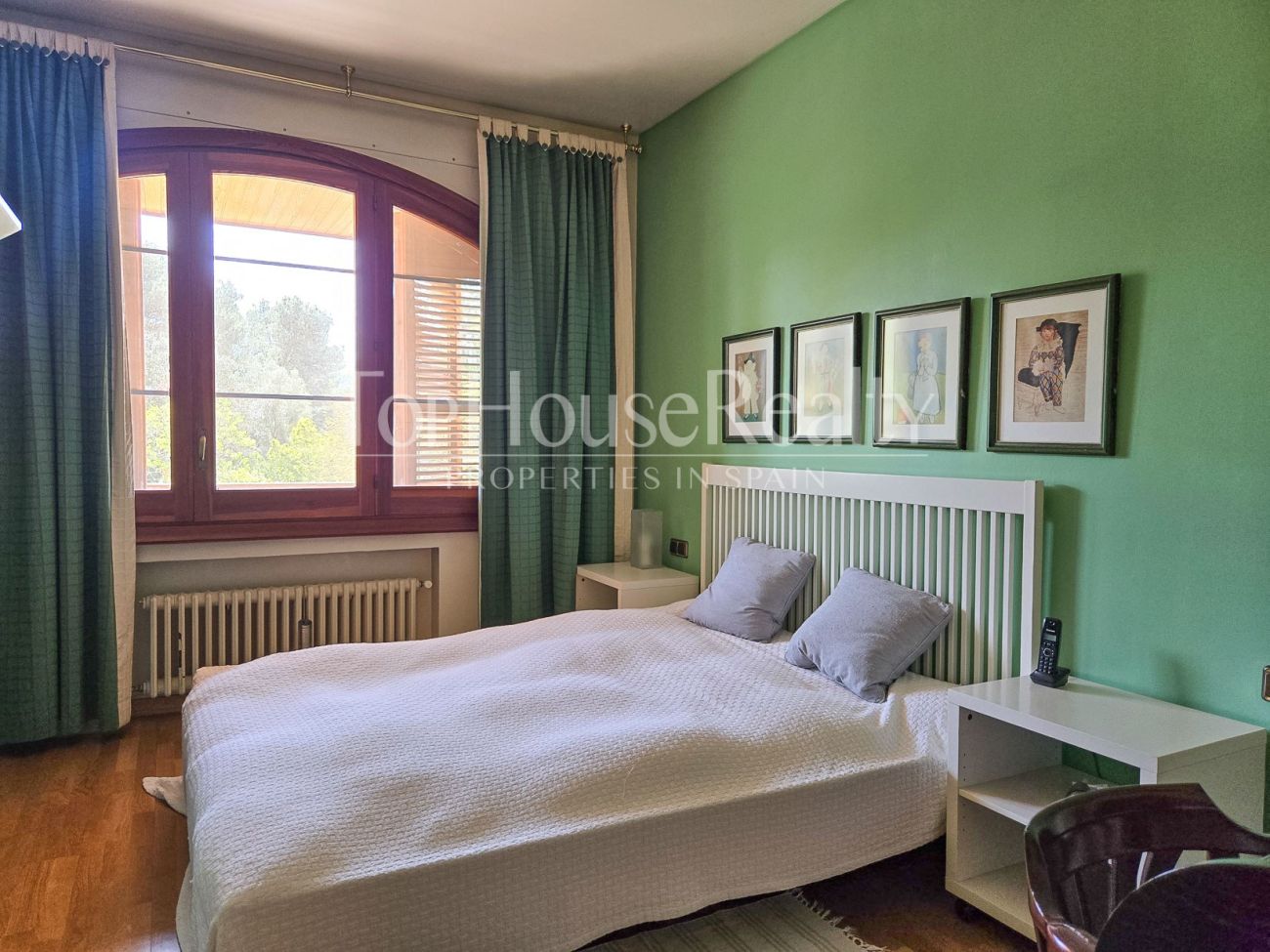 Вилла в Begues — уникальная усадьба с участком 6.000 м² и инвестиционным потенциалом