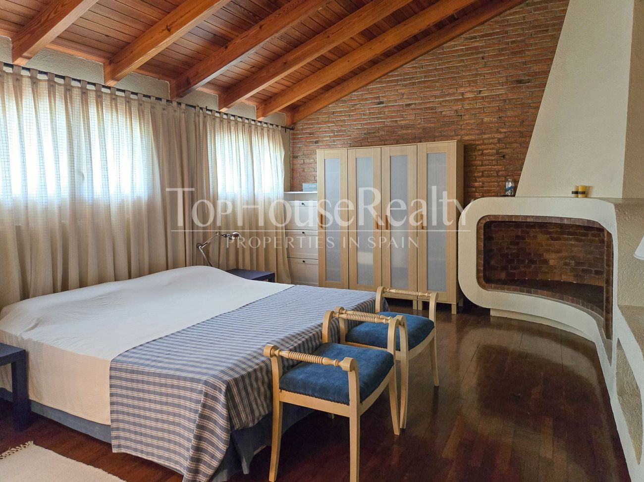 Вилла в Begues — уникальная усадьба с участком 6.000 м² и инвестиционным потенциалом