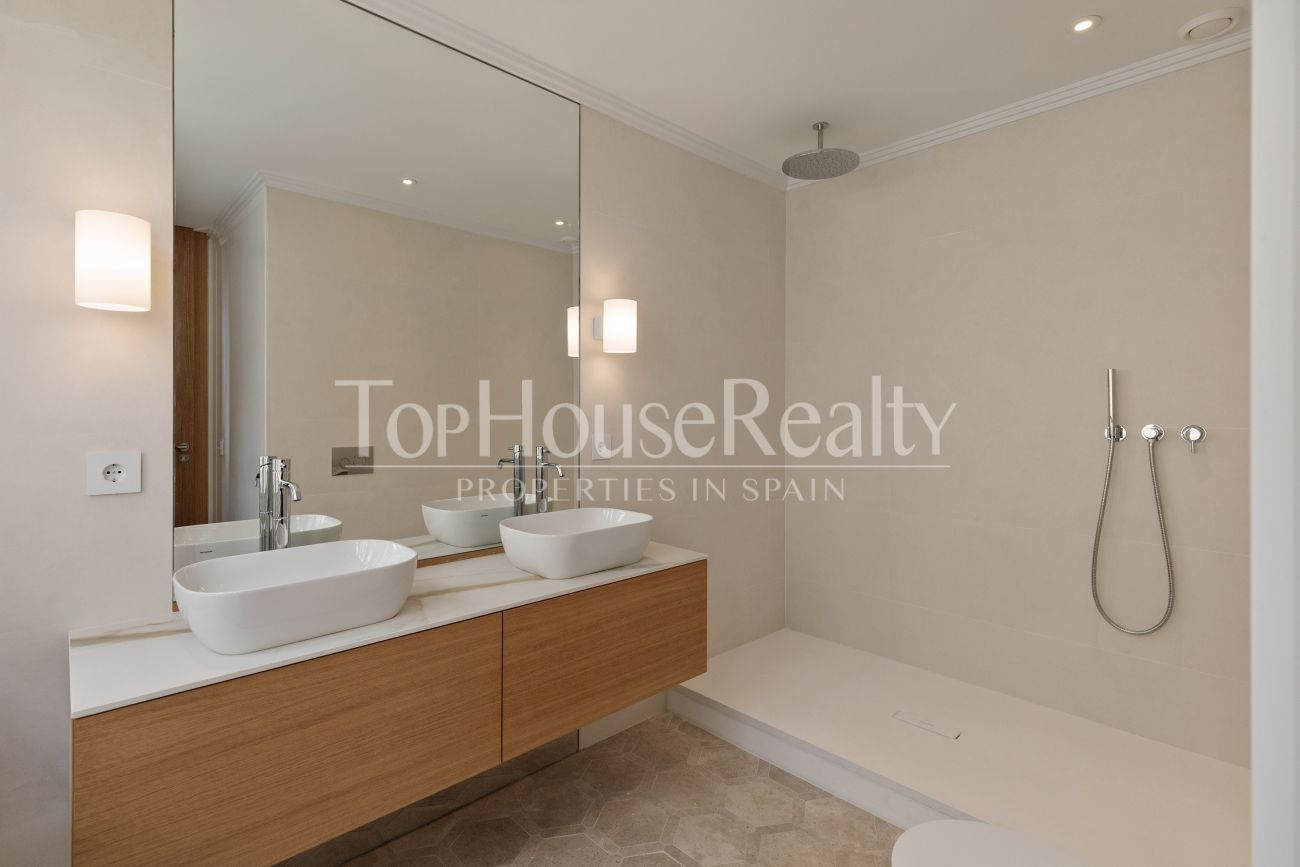 Пентхаус, где свет хранит память