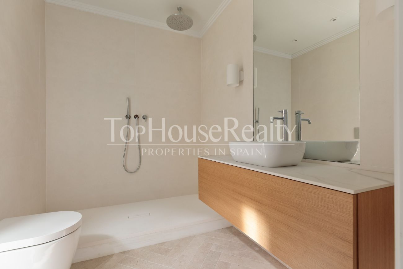 Пентхаус, где свет хранит память