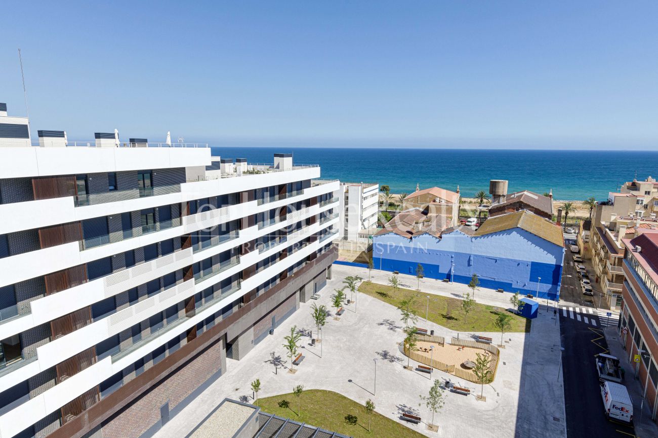 Новый современный комплекс в ближайшем пригороде Барселоны в 5 минутах ходьбы от песчаного пляжа