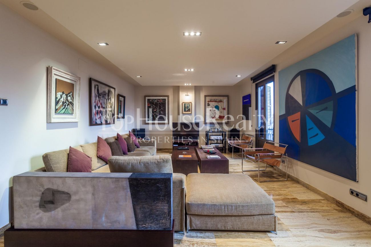 Очаровательная квартира на Пасео де Грасия: Уютное место красоты и стиля