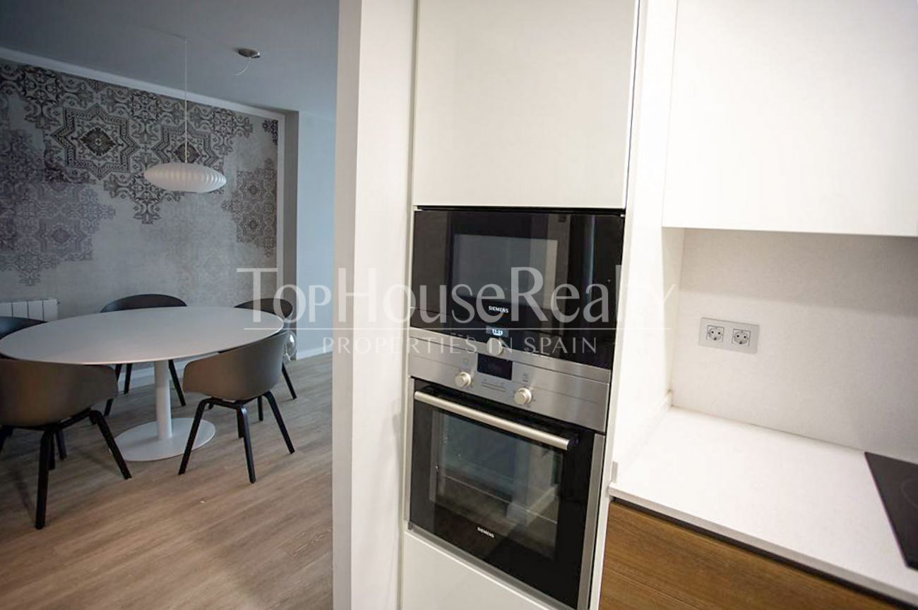 Просторная и светлая квартира в новом доме на берегу моря в Барселоне