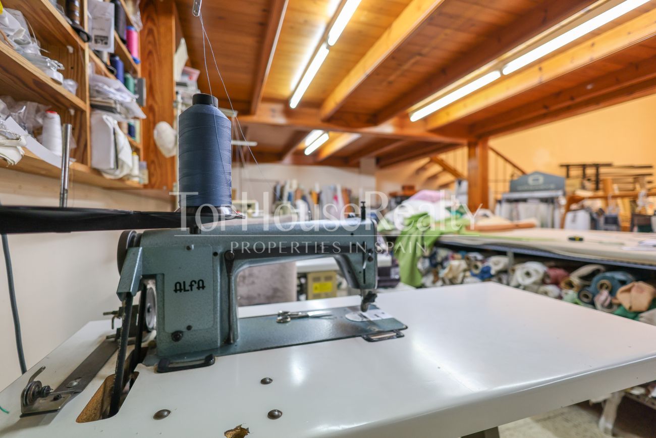 Коммерческое помещение в аренду в престижной зоне Ситжеса