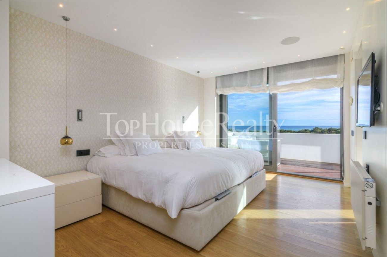 Элитная вилла в Sitges рядом с гольф-полем: эксклюзивная резиденция со спа-зоной и большим участком