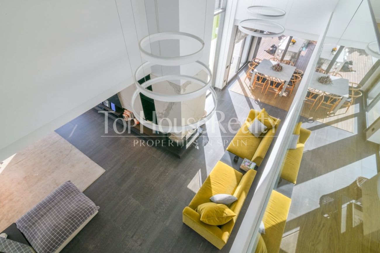 Элитная вилла в Sitges рядом с гольф-полем: эксклюзивная резиденция со спа-зоной и большим участком