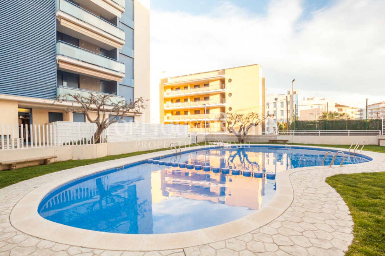 Квартира 110 м² с садом и бассейном, рядом с пляжем на Коста Дорада