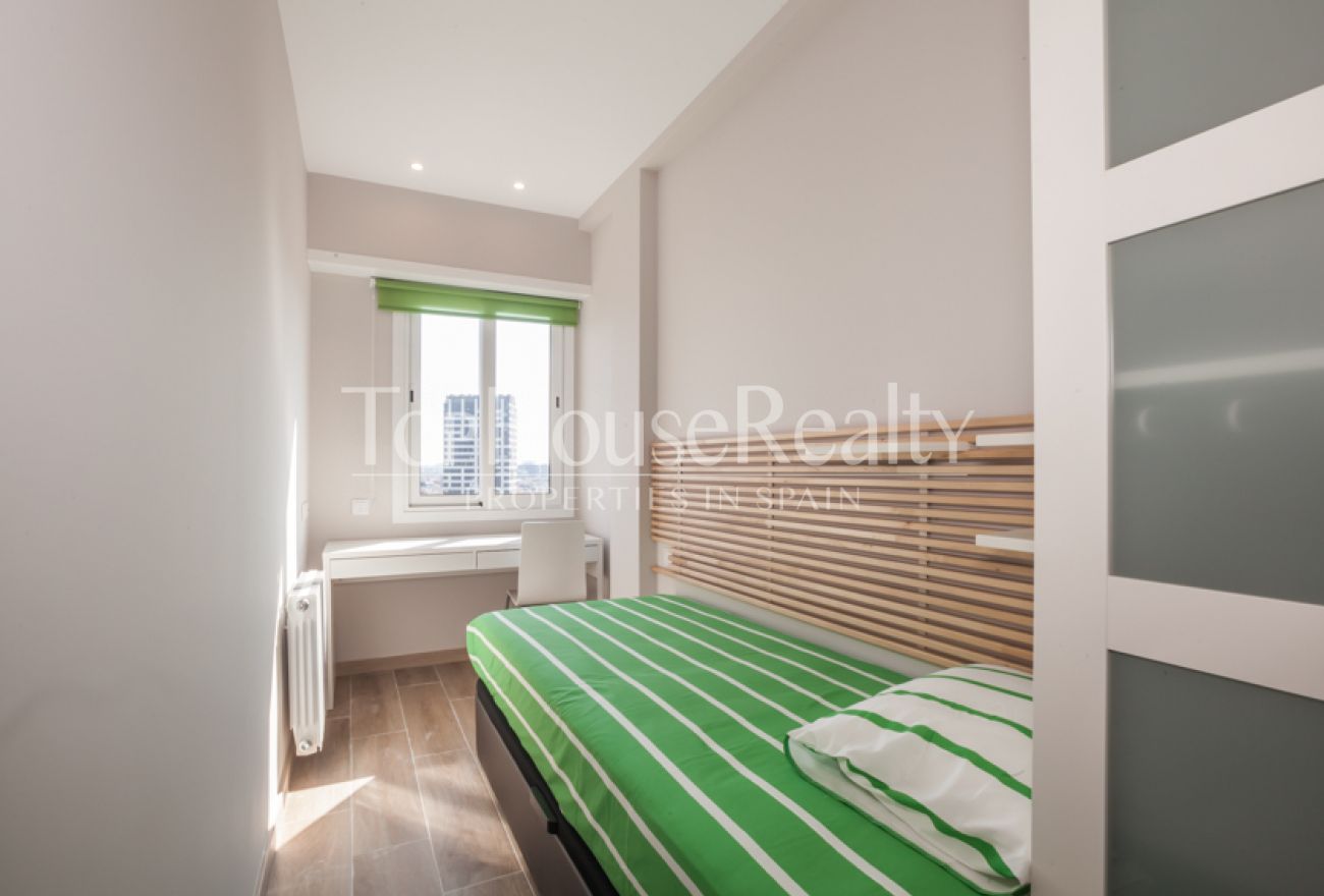 Квартира 66 м² с террасой и панорамными видами на море и Барселону