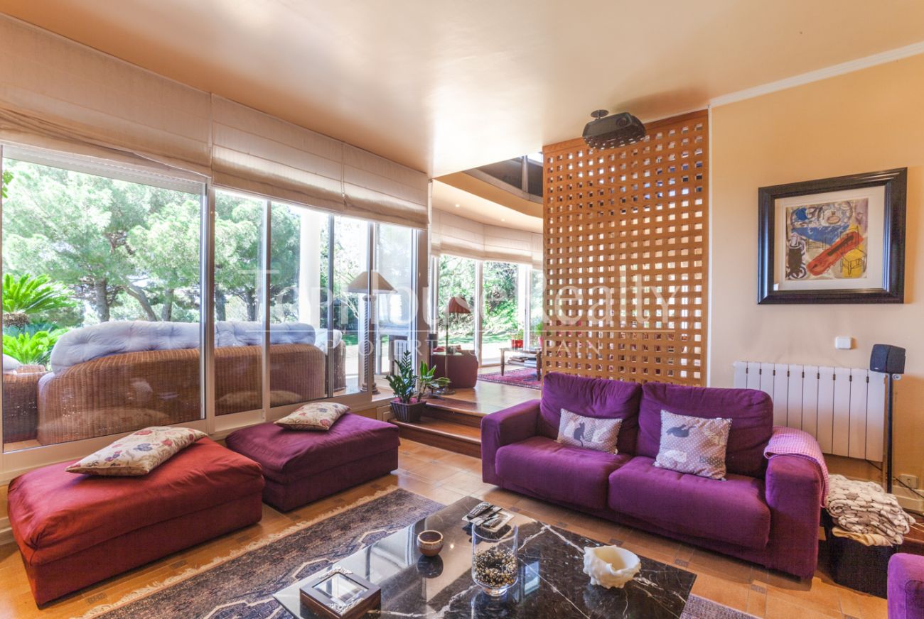 Потрясающий дом с садом, бассейном и гаражом в жилом комплексе класса люкс в Сан-Висенс-де-Монтальт
