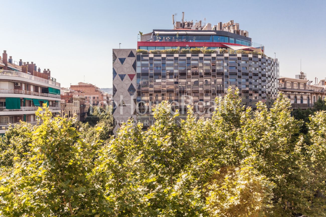 Эксклюзивная квартира в Сант-Антони: элегантность и комфорт в самом сердце Барселоны