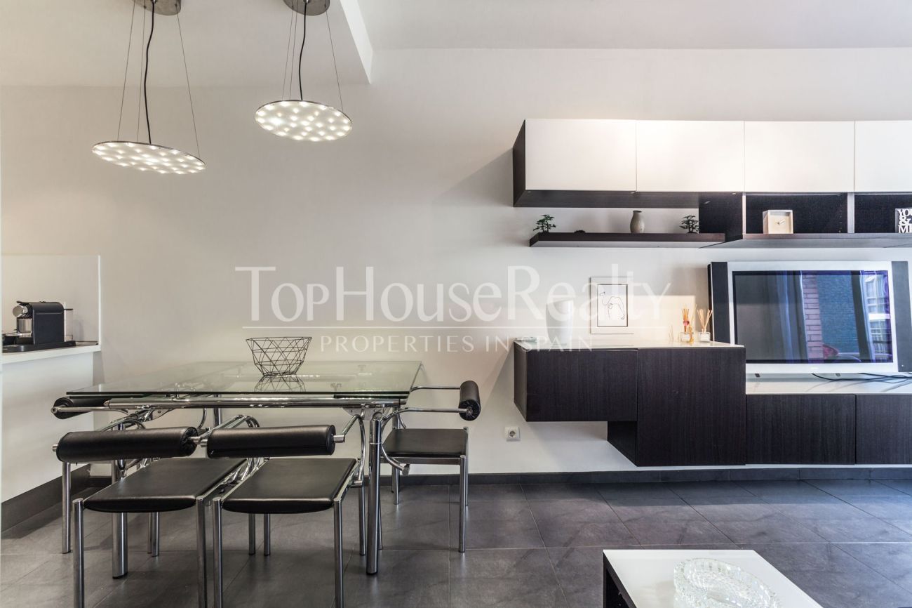 Отремонтированная квартира в районе Эшампле, Барселона