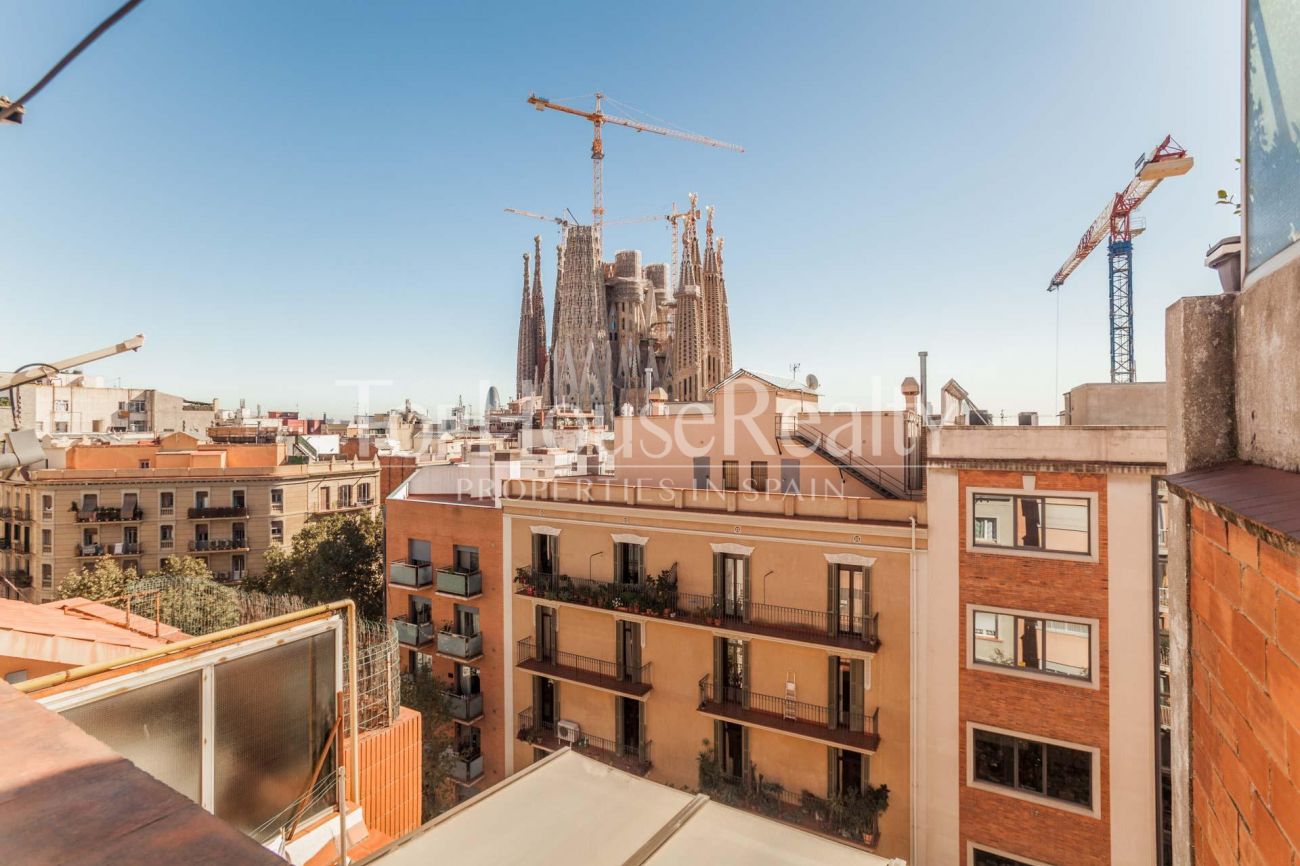 Продажа квартиры в Барселоне, 62м2, у храма Святого Семейства