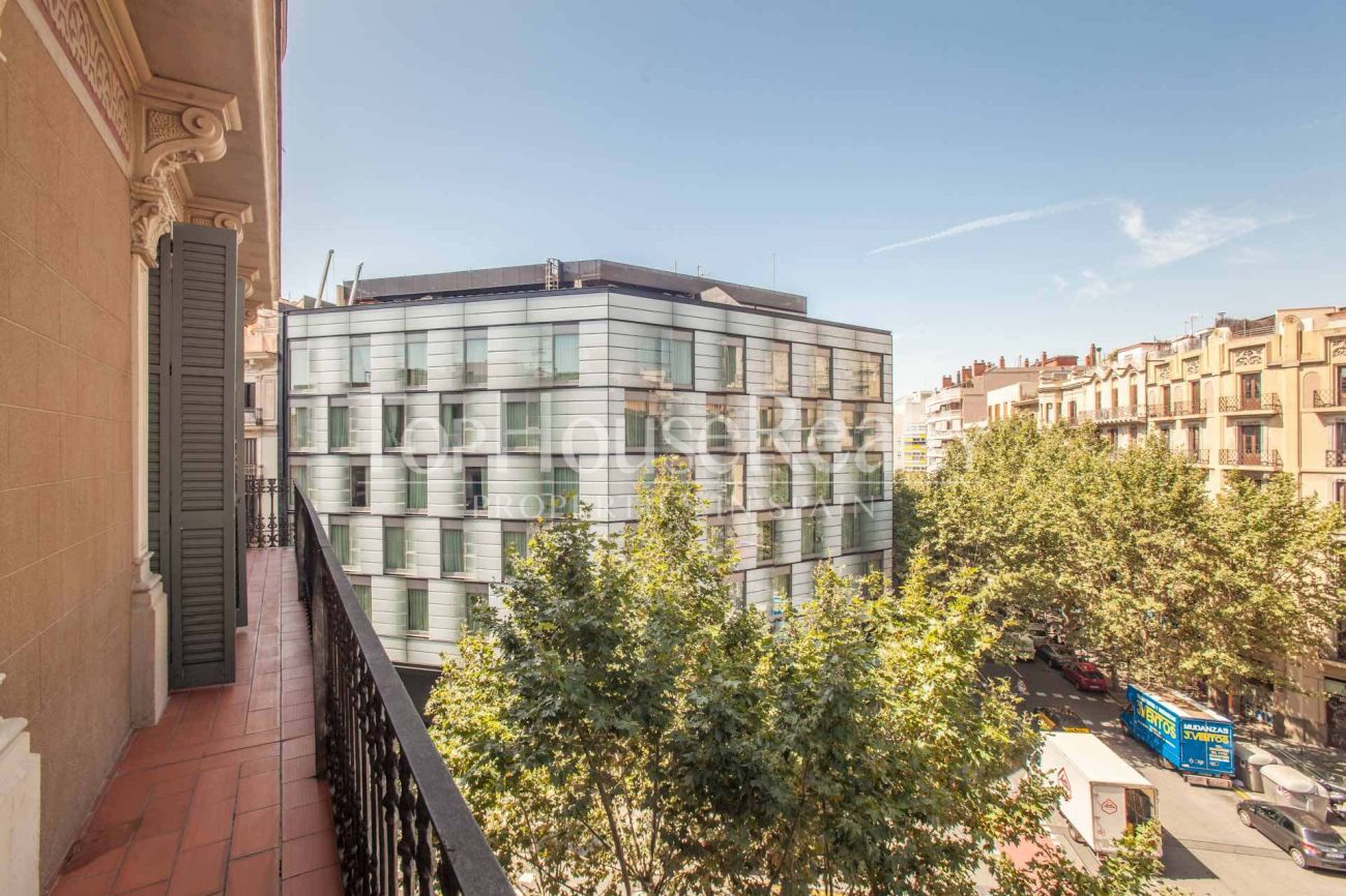 Светлая квартира в центре Барселоны