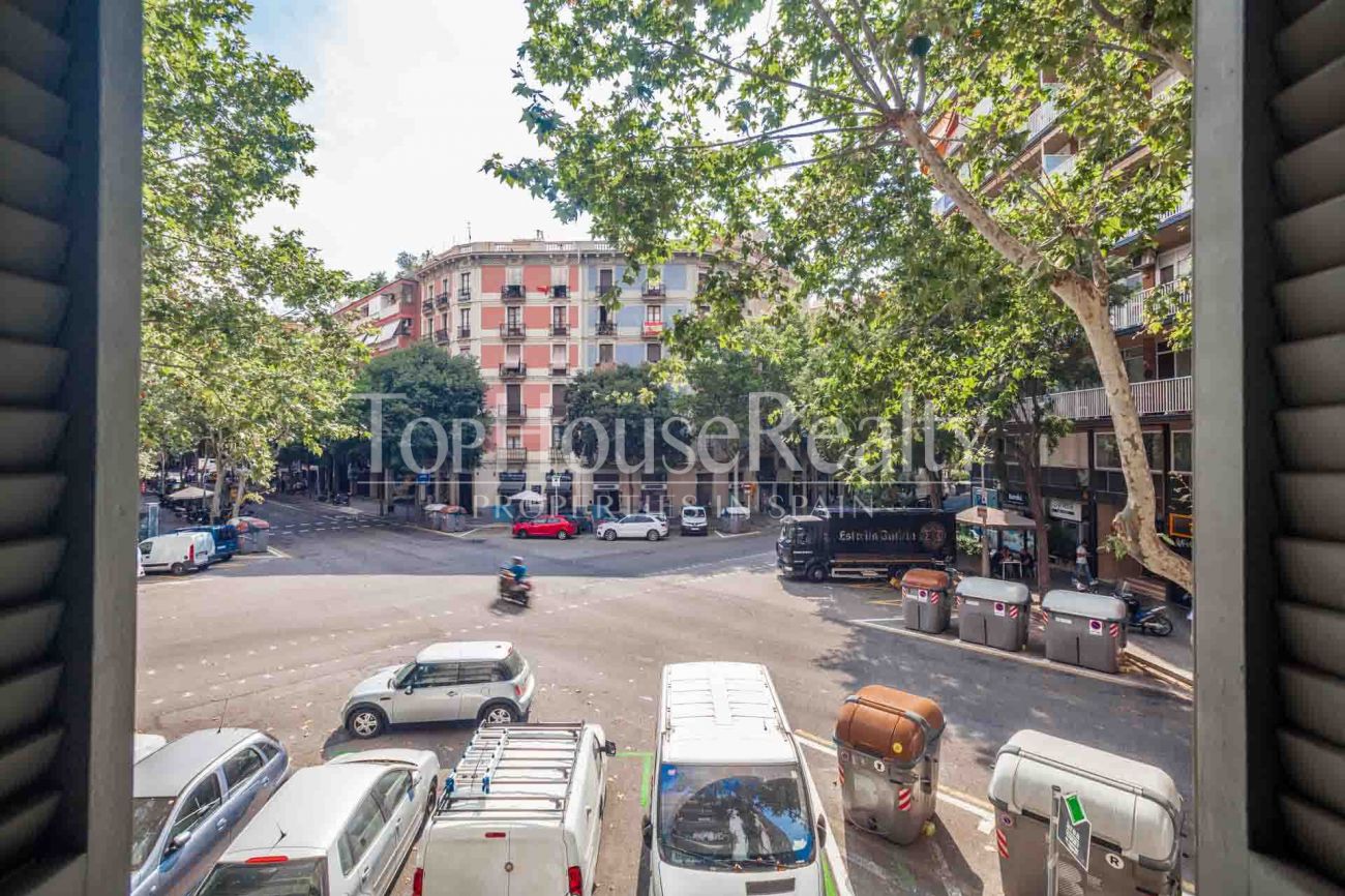 Квартира в Барселоне с туристической лицензией, 80м2