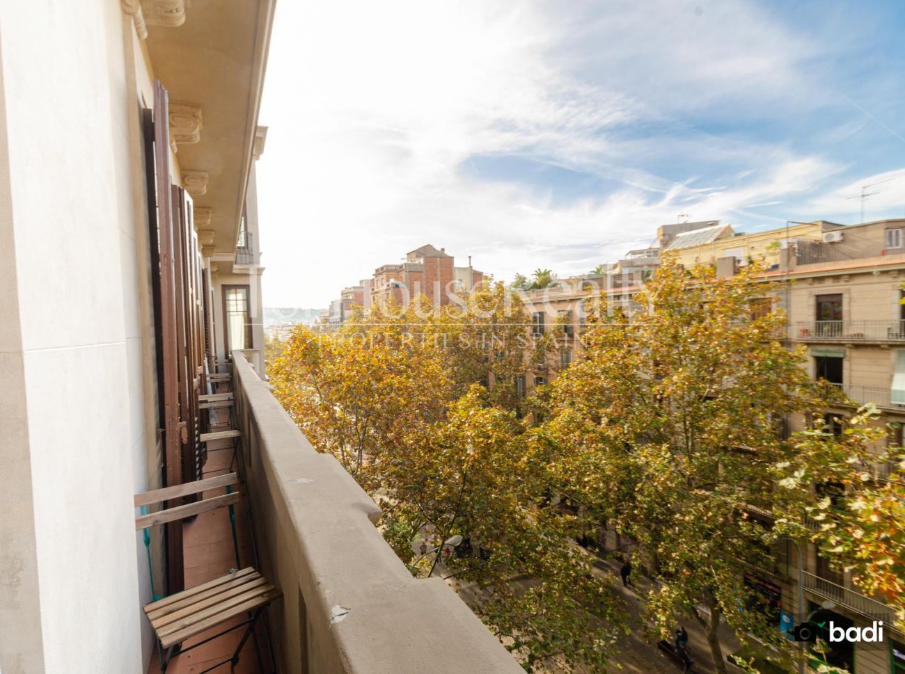 Эксклюзивная квартира в Сант-Антони: элегантность и комфорт в самом сердце Барселоны