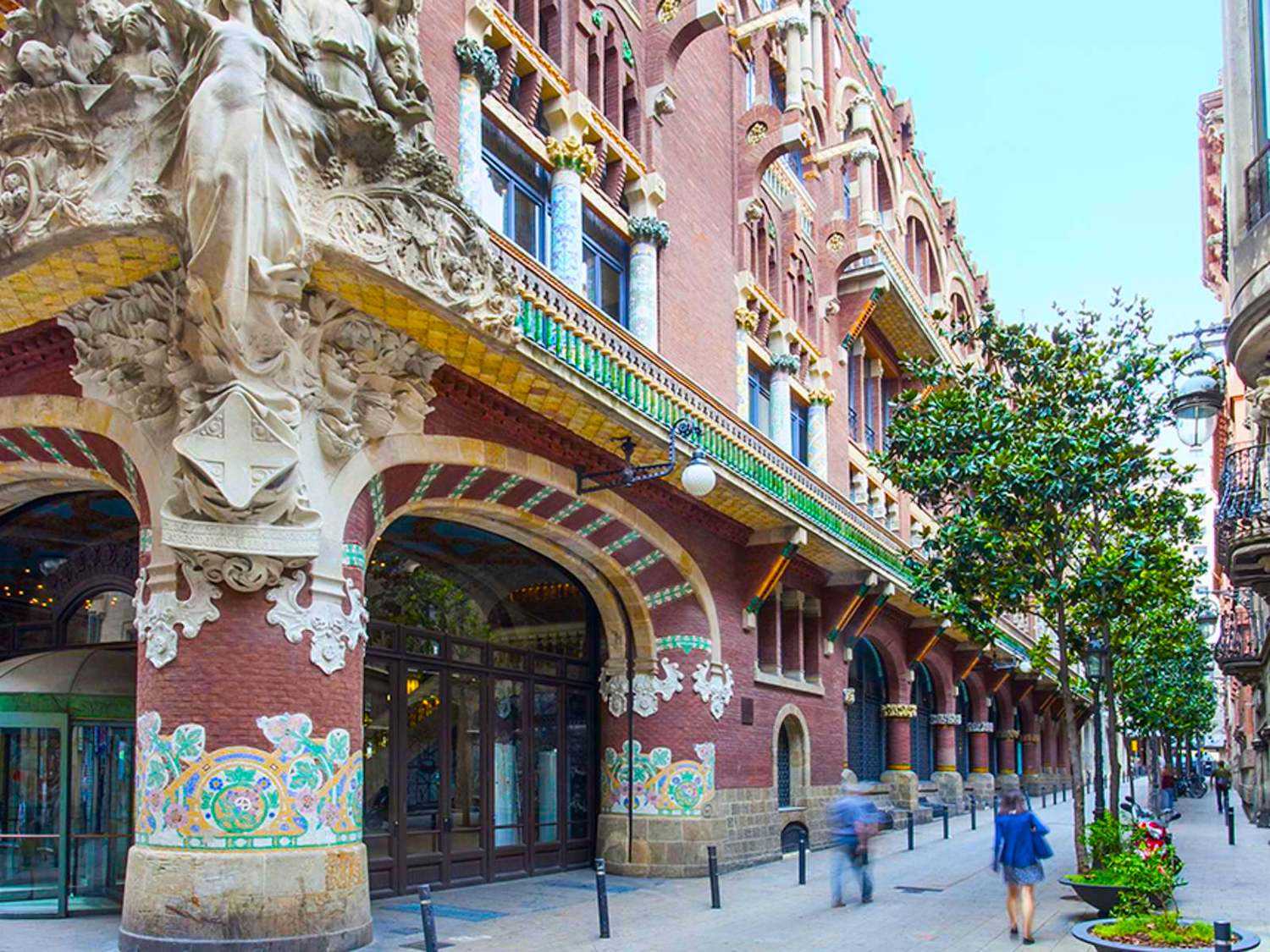 Театр Лисеу. Жилье для долгосрочной аренды в Барселоне от Top House Realty.