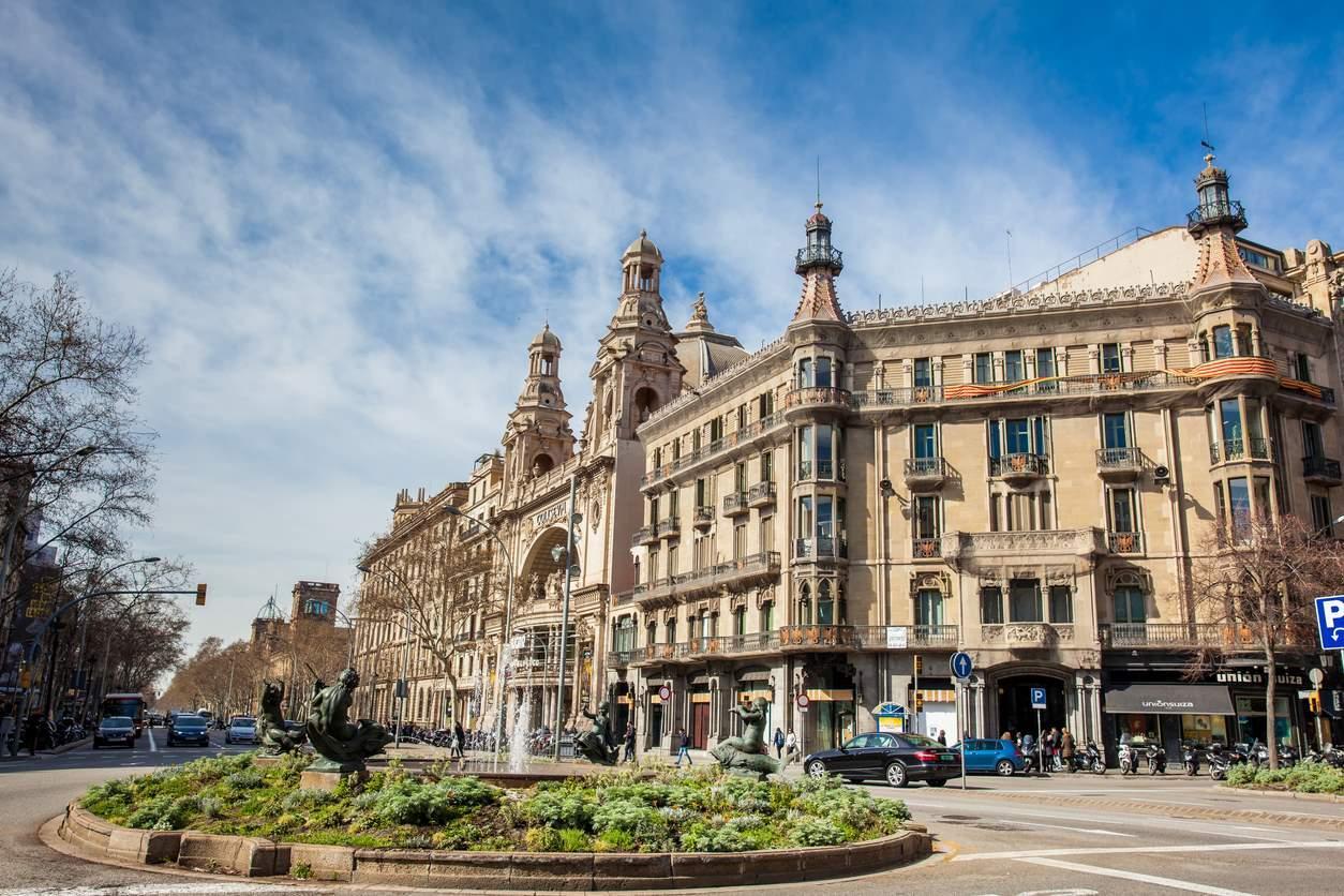 Купить квартиру в районе Эшампле, Барселона. Агентство недвижимости в Испании Top House Realty.