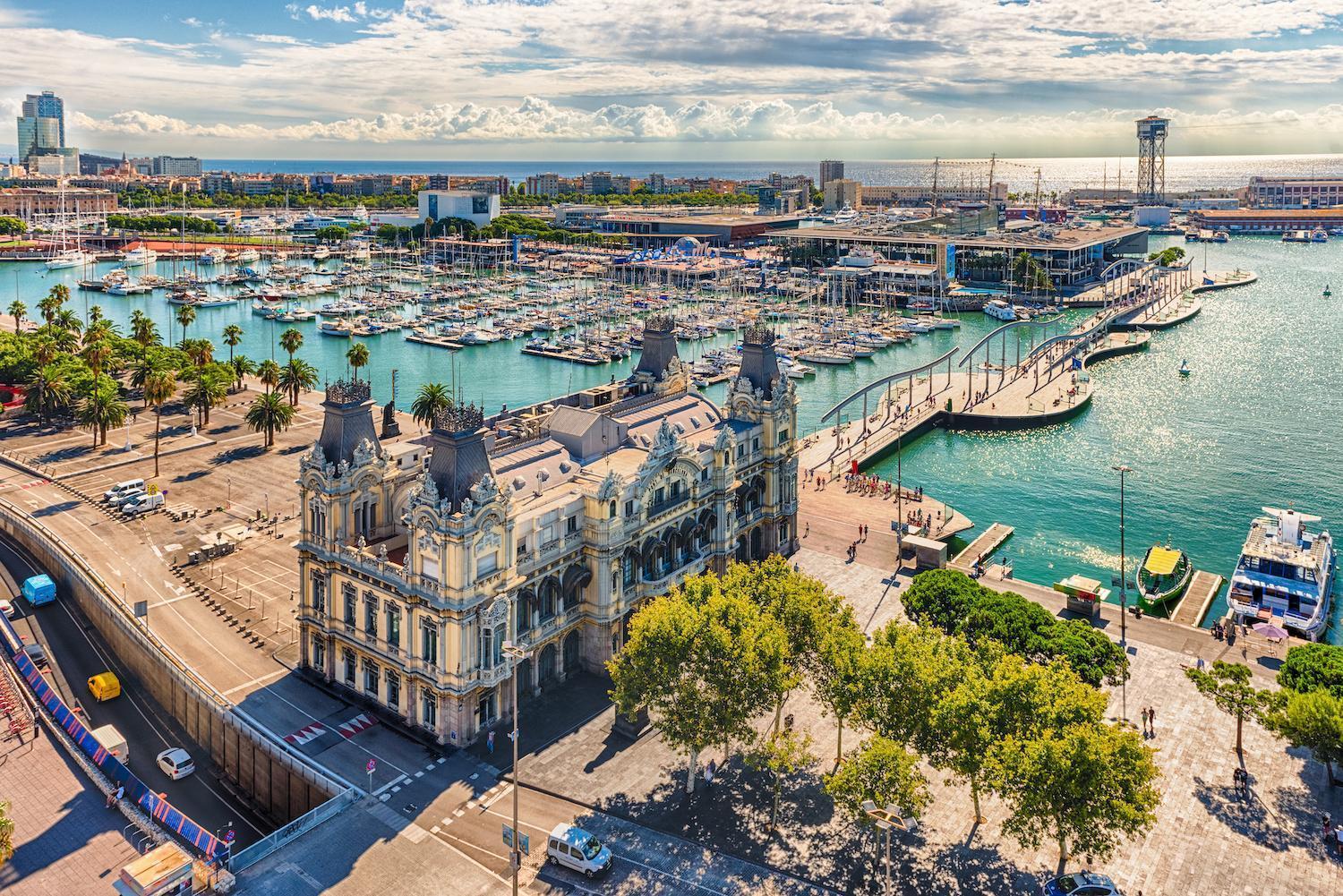Купить квартиру в Барселоне, рядом с морским портом: Порт Велл. Агентство элитной недвижимости в Испании Top House Relty.