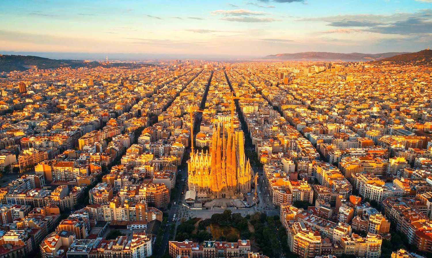 Купить квартиру в Барселоне, Испания: 5 лучших районов для жизни. 10 районов разделены на 73 квартала. Top House Realty.