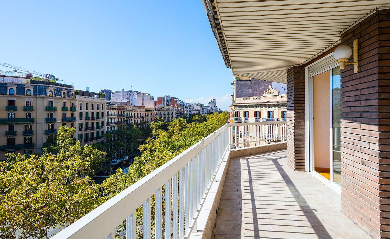 Купить квартиру в Барселоне, Испания. Агентство элитной недвижимости Top House Realty.