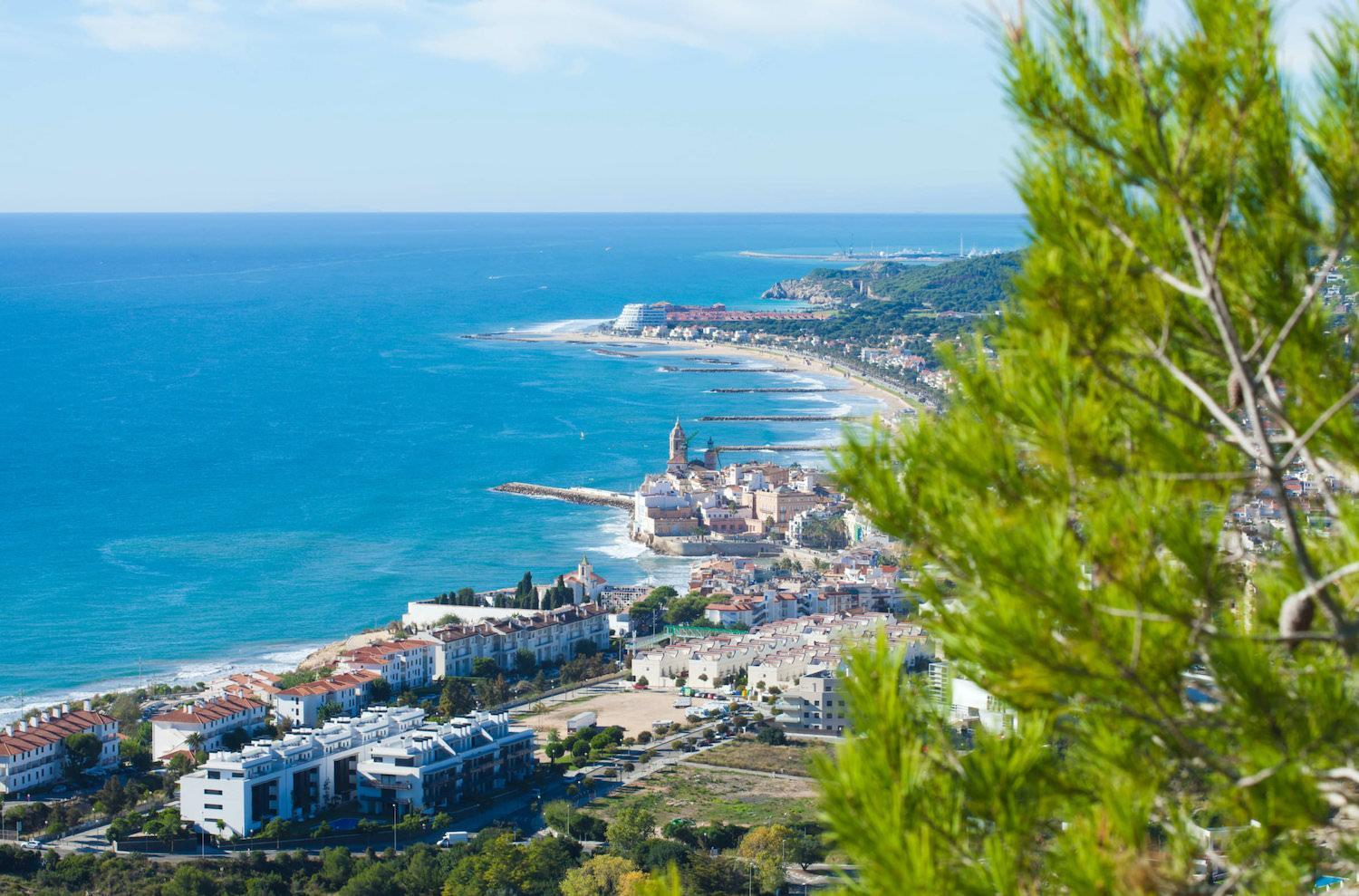 Купить дом в Испании на берегу моря, в Гава Мар или Кастельдефельс. Агентство недвижимости Top House Realty.