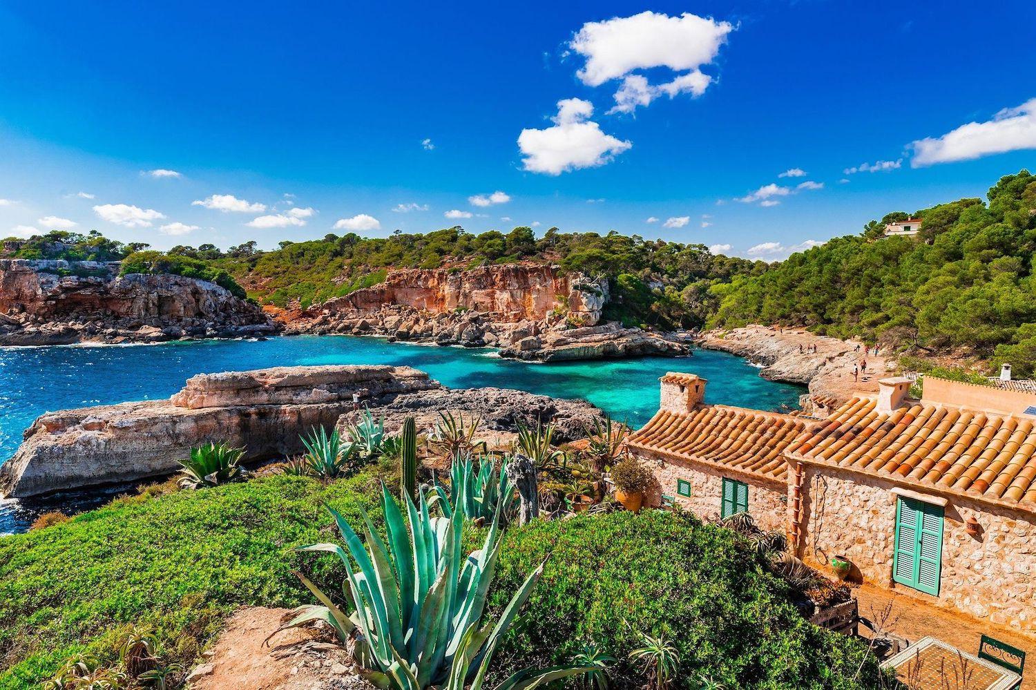 Купить коттедж в Испании с видом на море. Агентство недвижимости в Барселоне Top House Realty.
