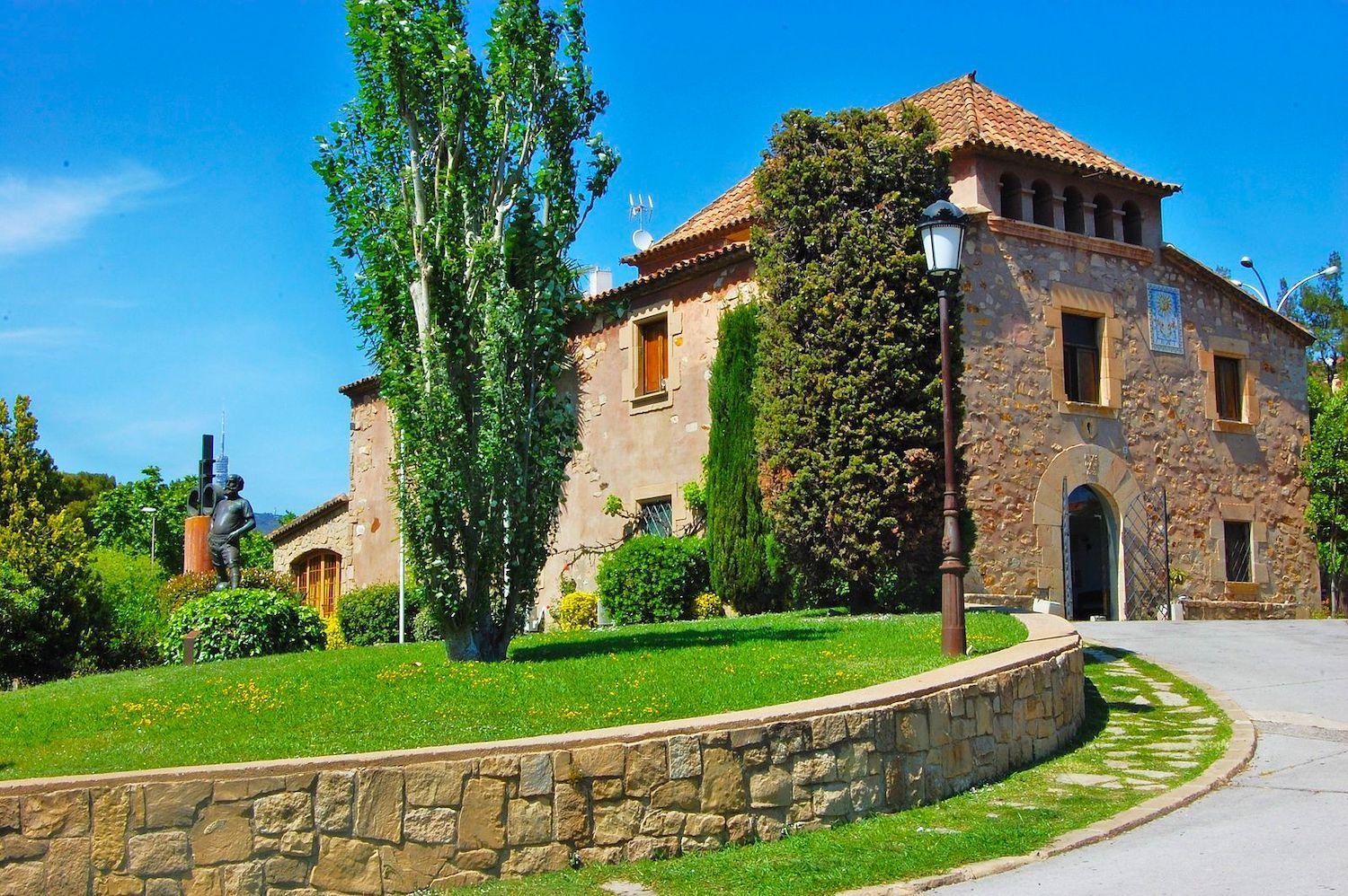 Элитная недвижимость в Лес-Кортс, тихом и элегантном районе Барселоны