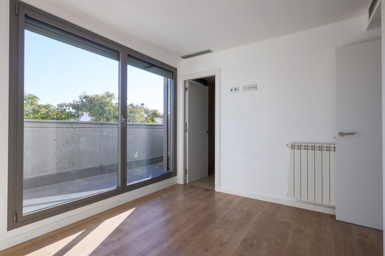 Угловой таунхаус рядом с морем в престижной зоне Ситжеса