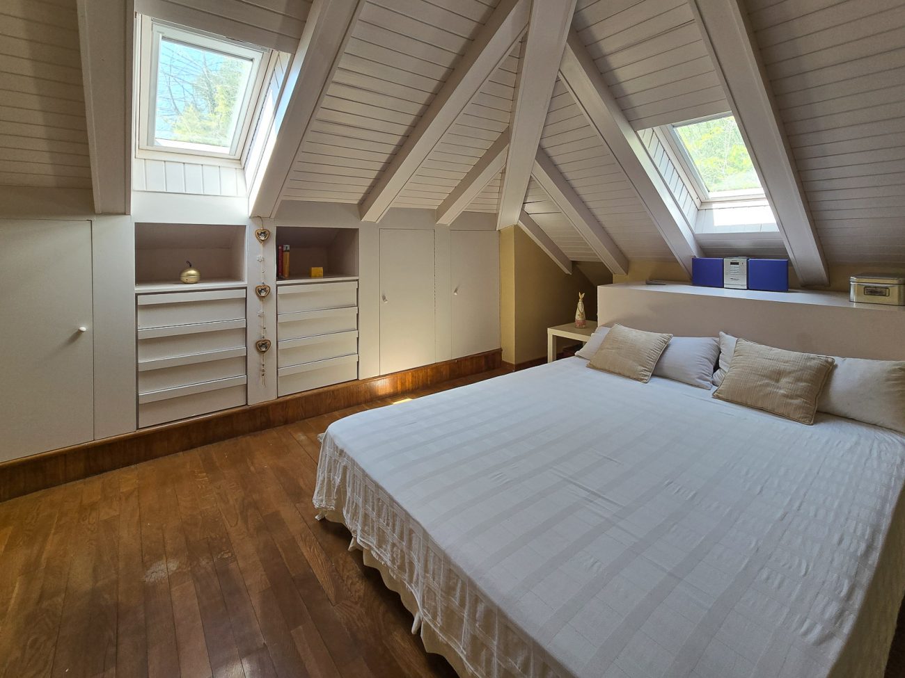 Вилла в Begues — уникальная усадьба с участком 6.000 м² и инвестиционным потенциалом