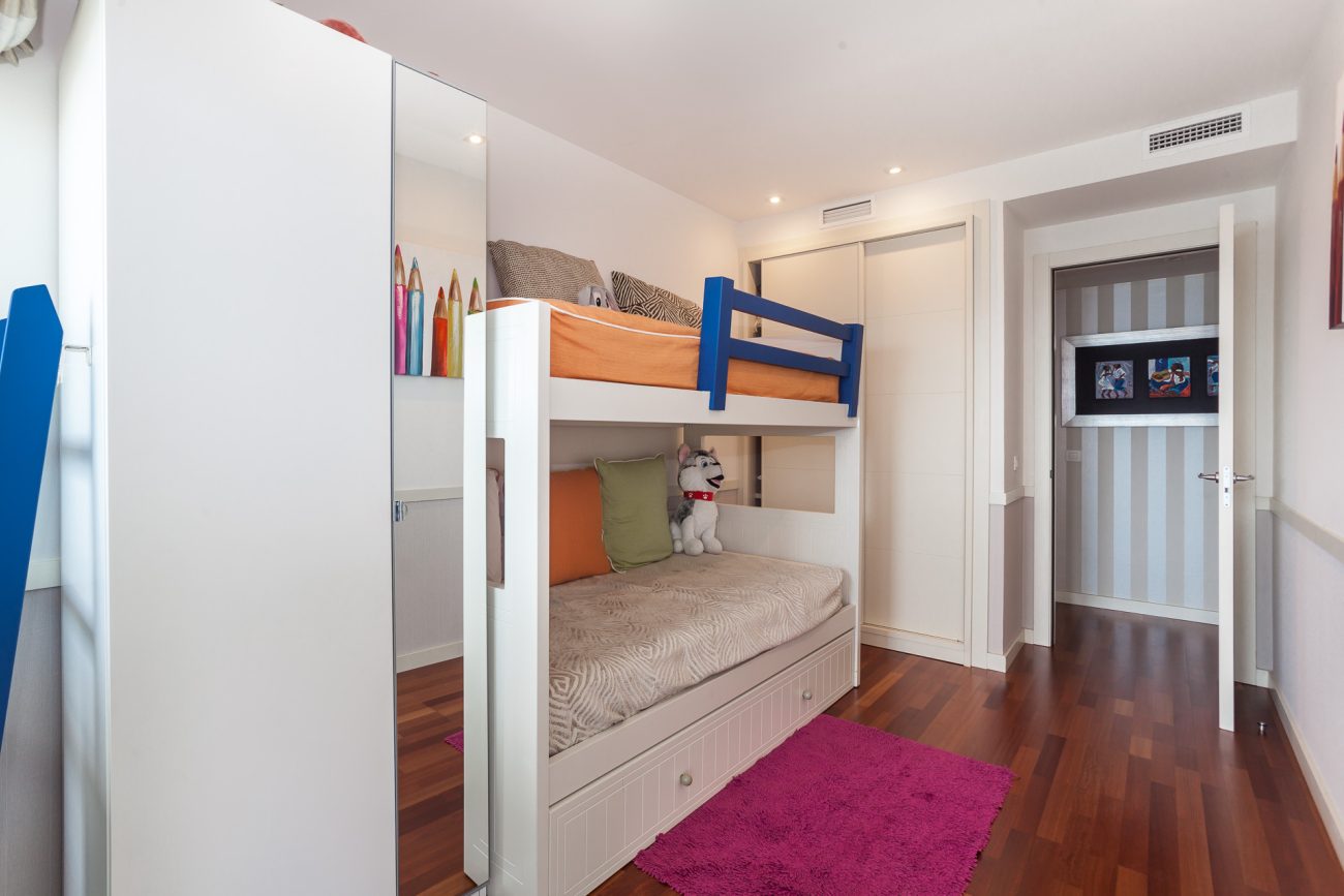 Аппартаменты на первой линии моря с панорамными видами в самом престижном жилом комплексе Барселоны