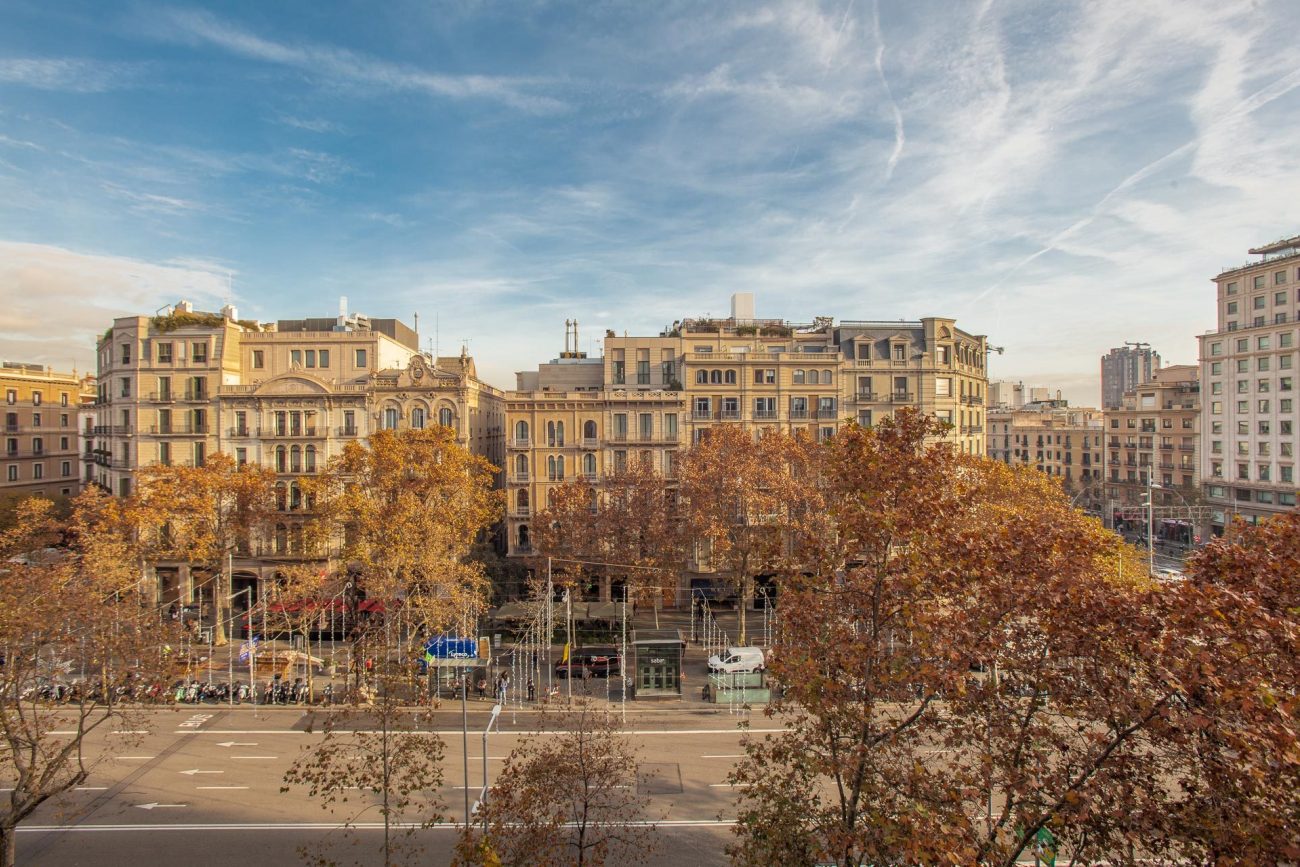 Тихая отреставрированная квартира на Paseo de Gracia с туристической лицензией