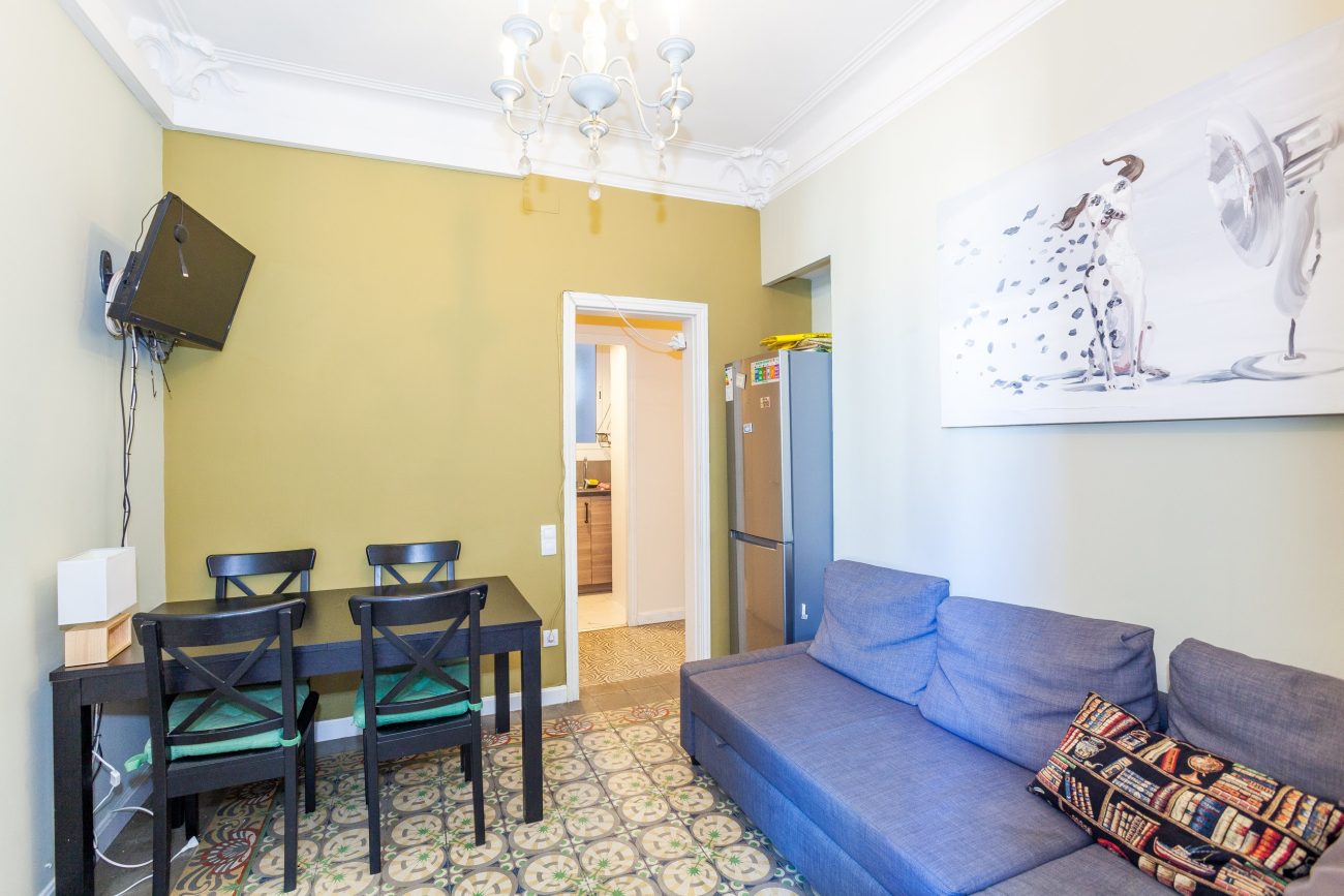 Роскошная Квартира с Балконами на Площади Испании: Идеальная Инвестиционная Возможность в Сердце Барселоны