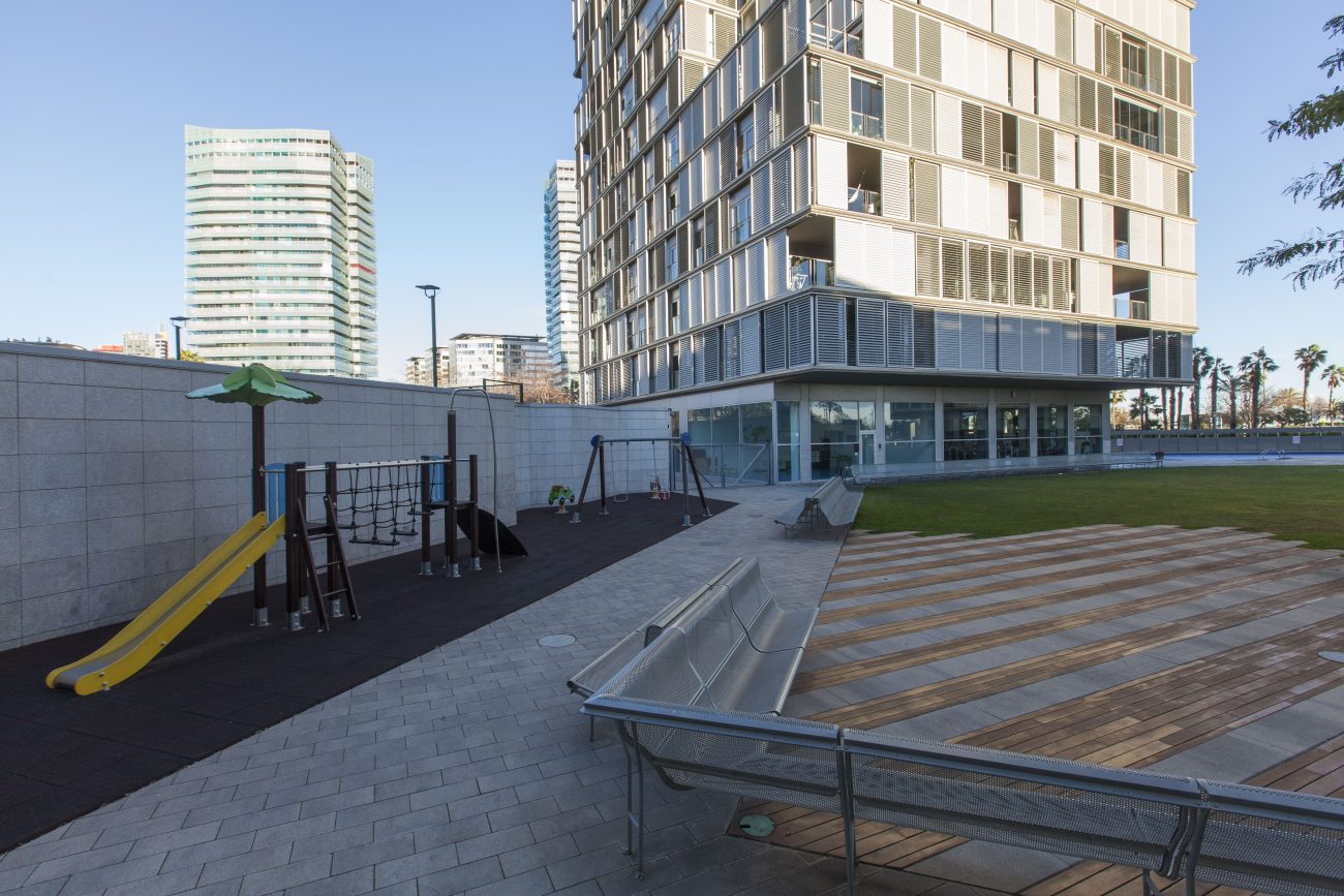 Просторная квартира с террасой в Diagonal Mar