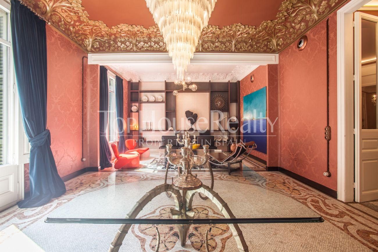 Потрясающая квартира c террасой в Золотом Квадрате Барселоны