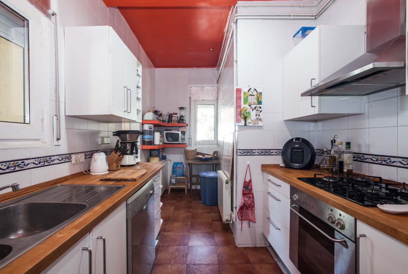Потрясающий уютный дом с участком 584м² на пляже в Кастельдефельс, Коста Гарраф