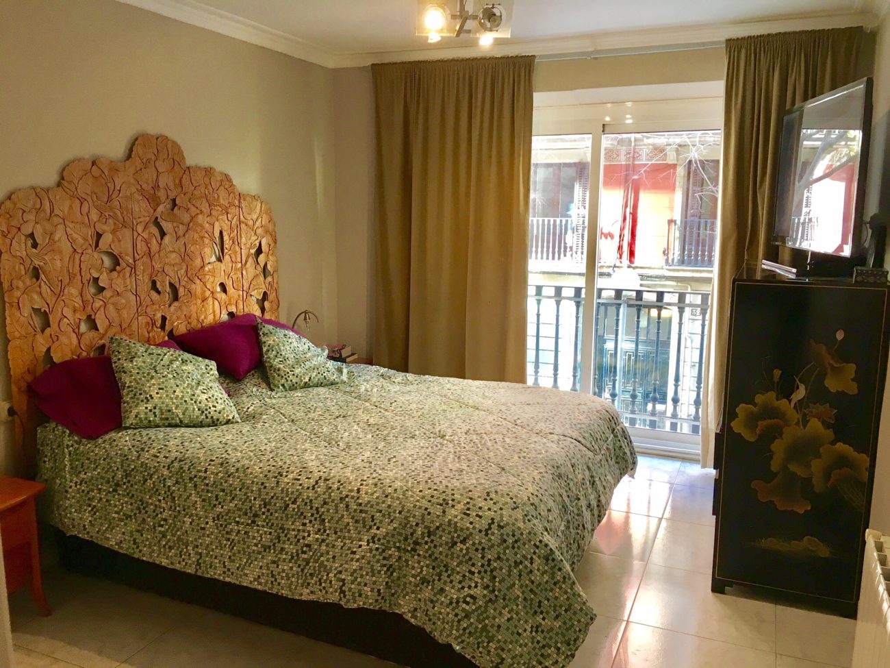 Просторная квартира 141 м² с садом, в центре Барселоны