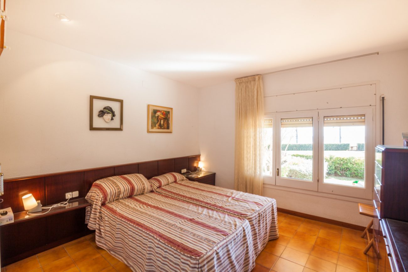 Квартира 120м² в роскошном жилом комплексе, всего в 50 м. от пляжа на Коста Брава