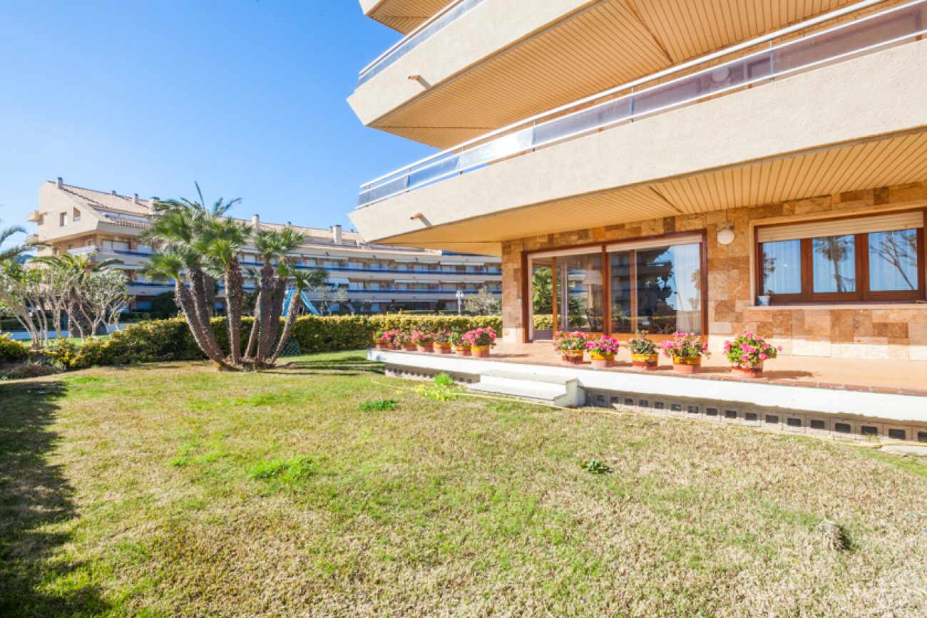 Квартира 120м² в роскошном жилом комплексе, всего в 50 м. от пляжа на Коста Брава