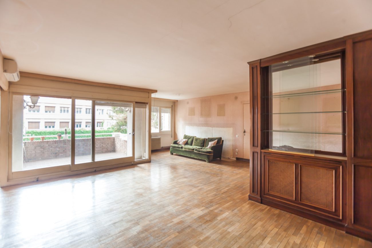 Инвестиционная квартира 215м² с гаражом, в элитном районе Барселоны, Сарриа