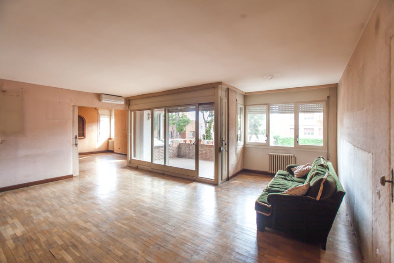 Инвестиционная квартира 215м² с гаражом, в элитном районе Барселоны, Сарриа