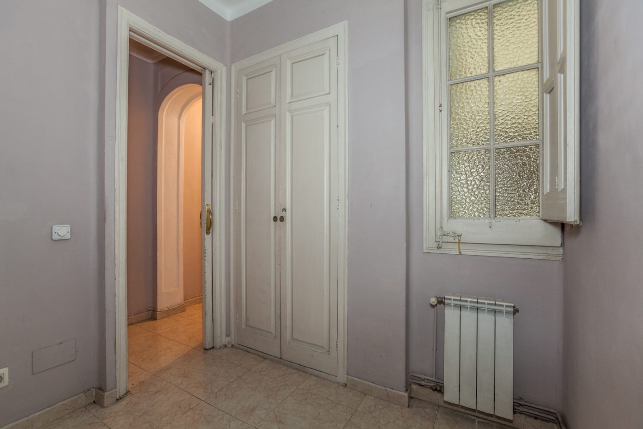 Прекрасная квартира в Eixample